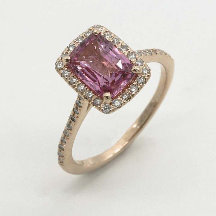 Bespoke signet ring with engraving