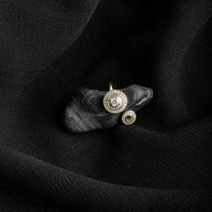 Contemporary gemstone pendant